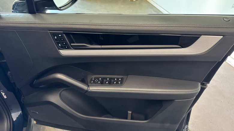 Porsche Cayenne E-Hybrid 5dr Tiptronic S Estate